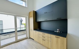 Apartament tip penthouse  partial mobilat , Intabulat,zona Cristian - Poză 1