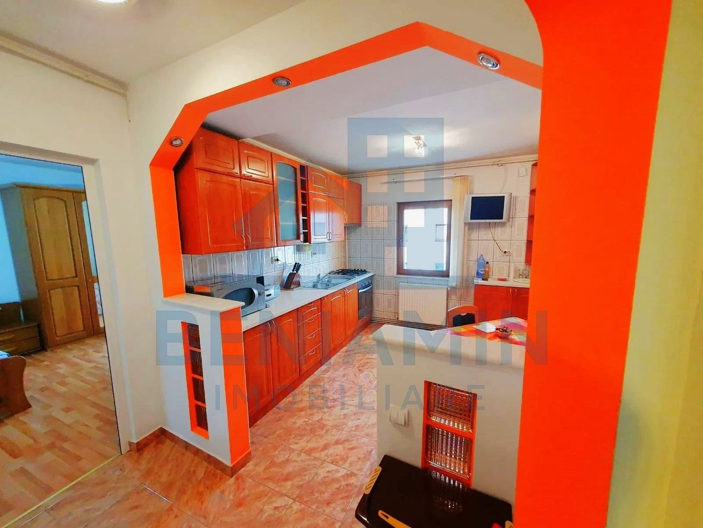 Apartament 2 camere-Decomandat-Spitalul Judetean-69mp-Spatios-Luminos - Poză 2