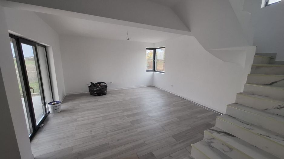 Casa 4 camere Comuna Berceni / Primaverii - Poză 2