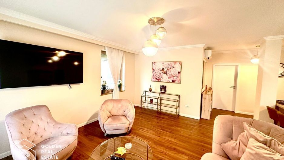 Apartament premium, zona Subcetate, 3 camere, 2 bai, loc parcare, sala, piscina - Poză 12