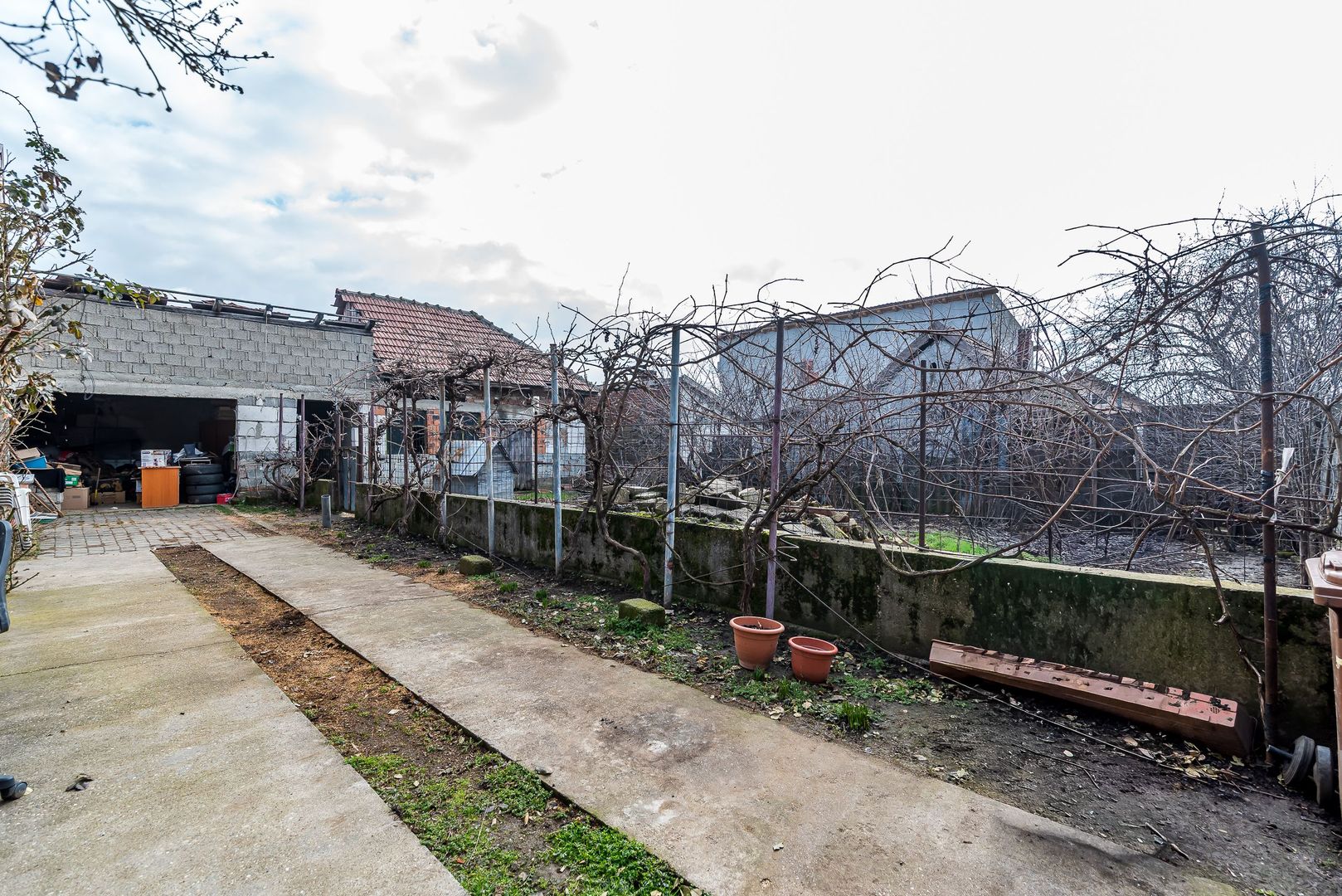 Casă de renovat cu 773 mp teren la preț de apartament - Poză 4