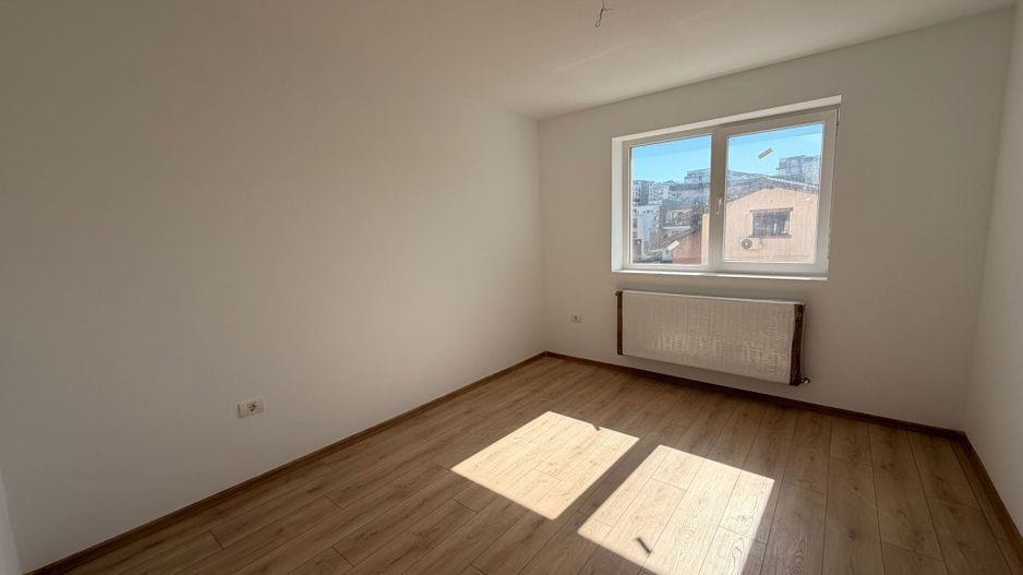 AP. 3 CAMERE, BLOC NOU, CENTRALA PROPRIE,BUCATARIE INCHISA,COMISION 0% - Poză 2