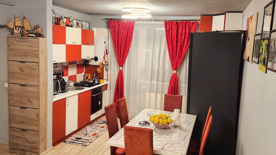 Apartament 3 camere la etaj intermediar, Zona Calea Surii Mici - Poză 1