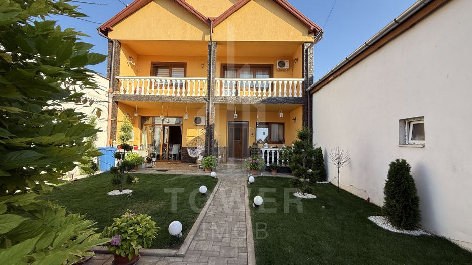 Super oportunitate! Vilă spațioasă pe 3 niveluri + casă separată - Poză 1