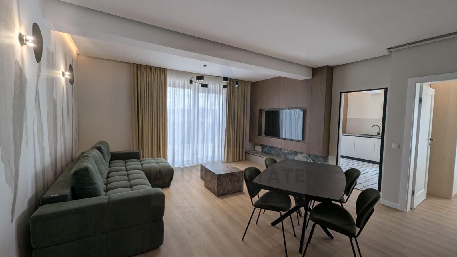 Penthouse premium spatios 120 mp terasa 88 mp etaj 3  zona Lazaret - Poză 1
