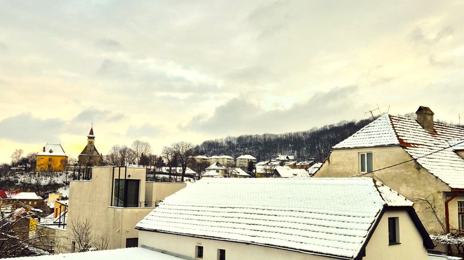 Casa renovata, mobilata si utilata complet - Poză 1