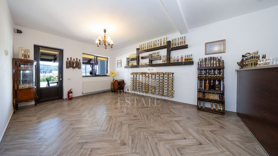 RASNOV| Cladire multifunctionala | 350 mp | Vad turistic si comercial - Poză 7
