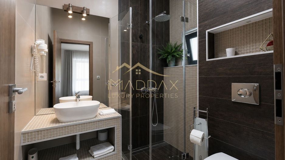 Vila Exclusivista cu 5 camere *3000mp curte si deschidere la lac* // Snagov - Poză 40