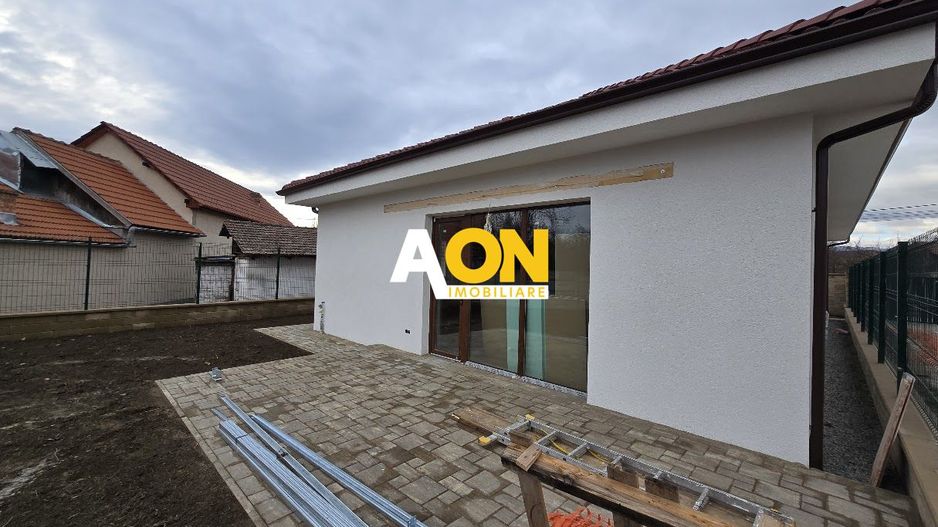 Casa Individuala 4 Camere 2 Bai, 400mp Teren Zona Barabant - Poză 2