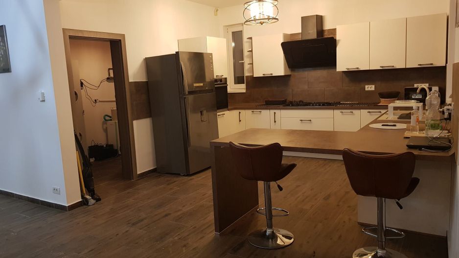 Vila pe parter 4 camere, curte generoasa / Tunari - Poză 6