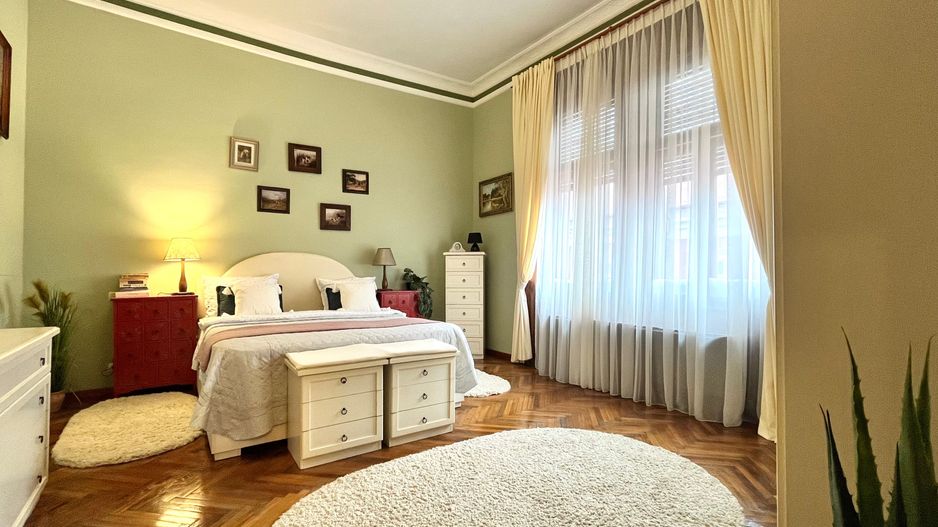 Apartament grandios cu vedere spectaculoasă spre Piața Libertății - Poză 16