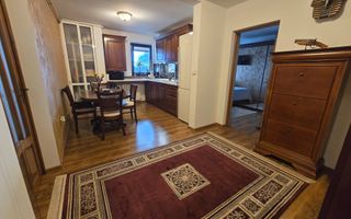Apartament 2 Camere M-uri, Vedere spre Catedrala, Complet Renovat - Poză 1