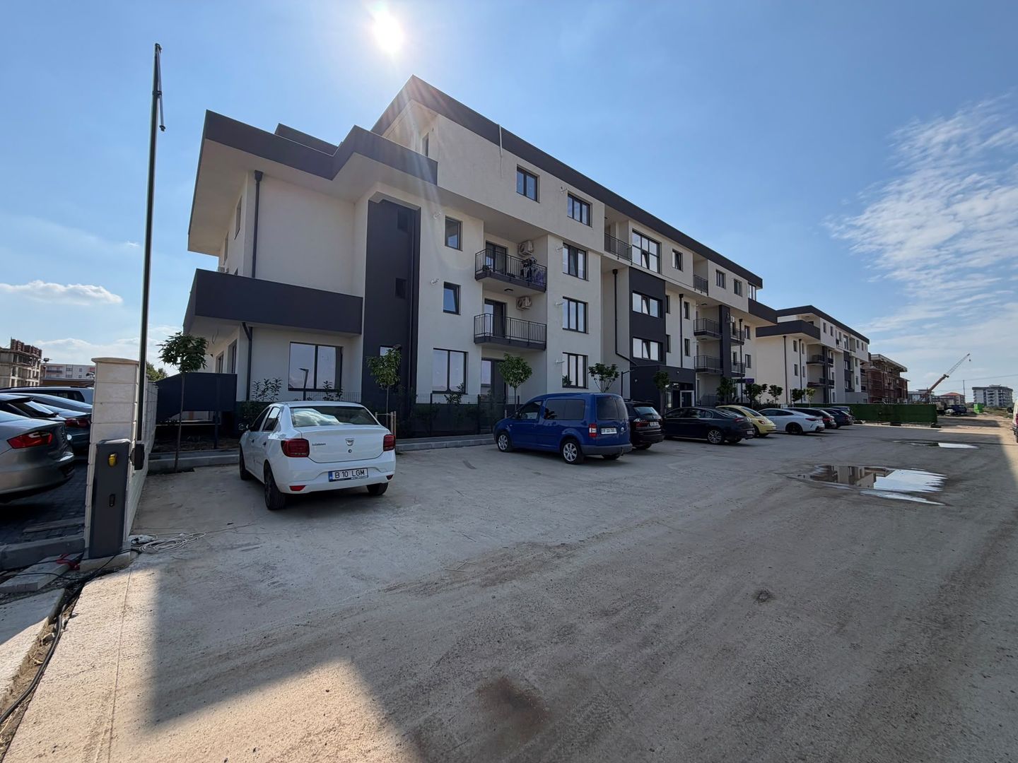 AP. 2 CAMERE- PARCARE, CURTE PROPRIE, CENTRALA, BUCATARIE INCHISA - Poză 11