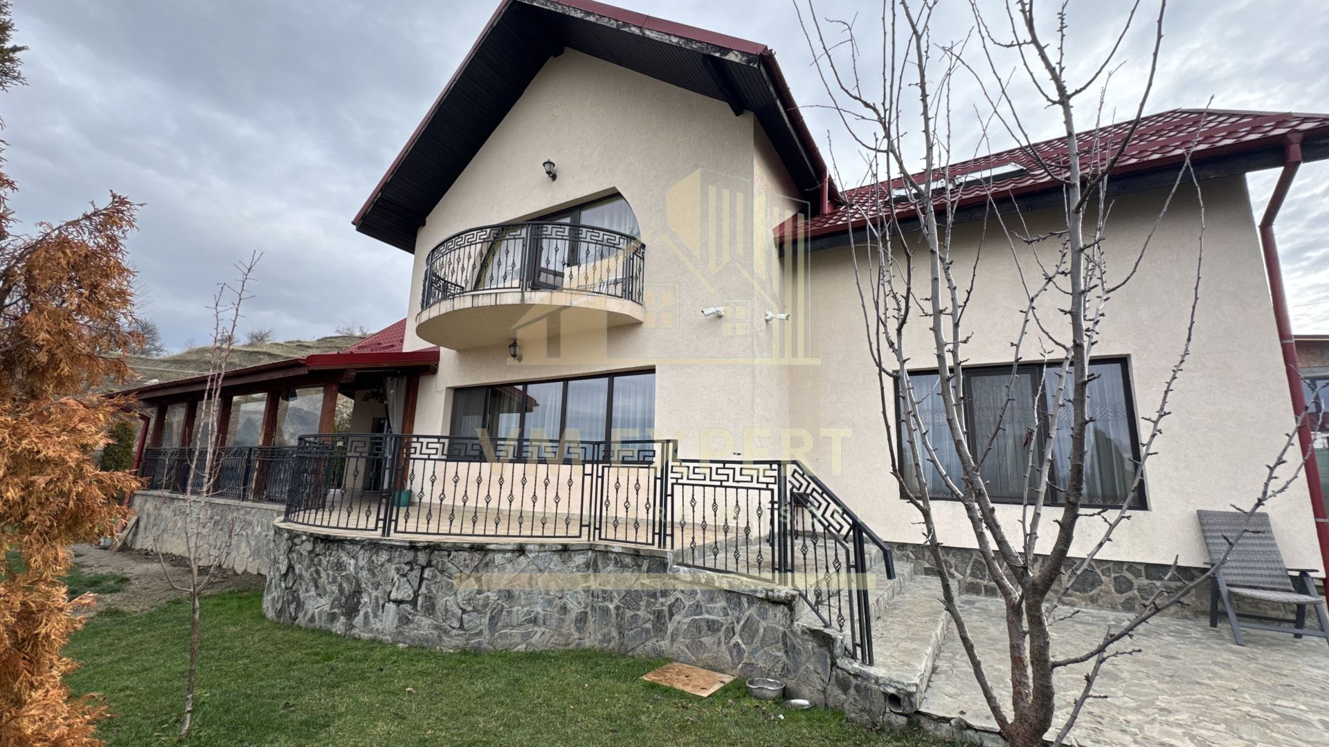 VILA 5 CAMERE 246 MP TEREN 817 MP CÂMPULUNG, 0 COMISION CUMPARATOR - Poză 1