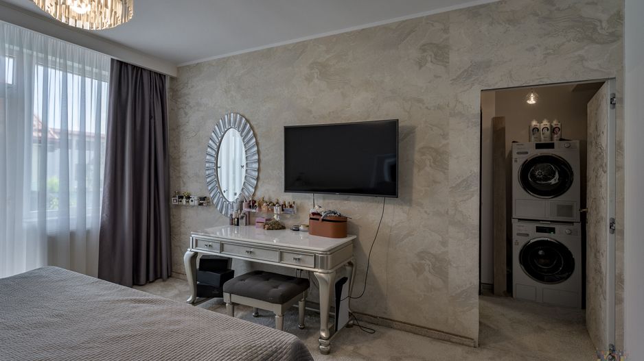 Vilă renovată P+1+M  | Foișor vitrat, grădină și jacuzzi - Poză 23