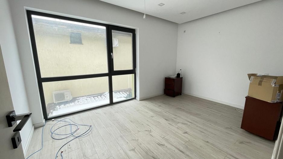 VILA DE INCHIRIAT PARCARE   BIROURI ZONA  PIPERA - Poză 11