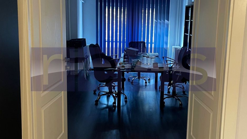 INCHIRIERE APARTAMENT-BIROU  4 CAMERE | DECOMANDAT |  BLD. UNIRII - Poză 3