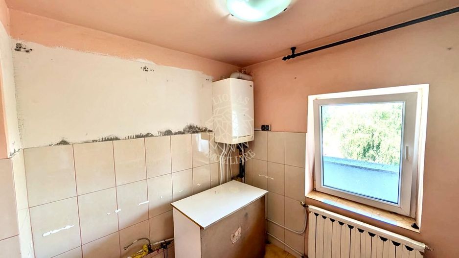 Oferta! Apartament decomandat 2 camere-balcon-investitie-Central - Poză 4
