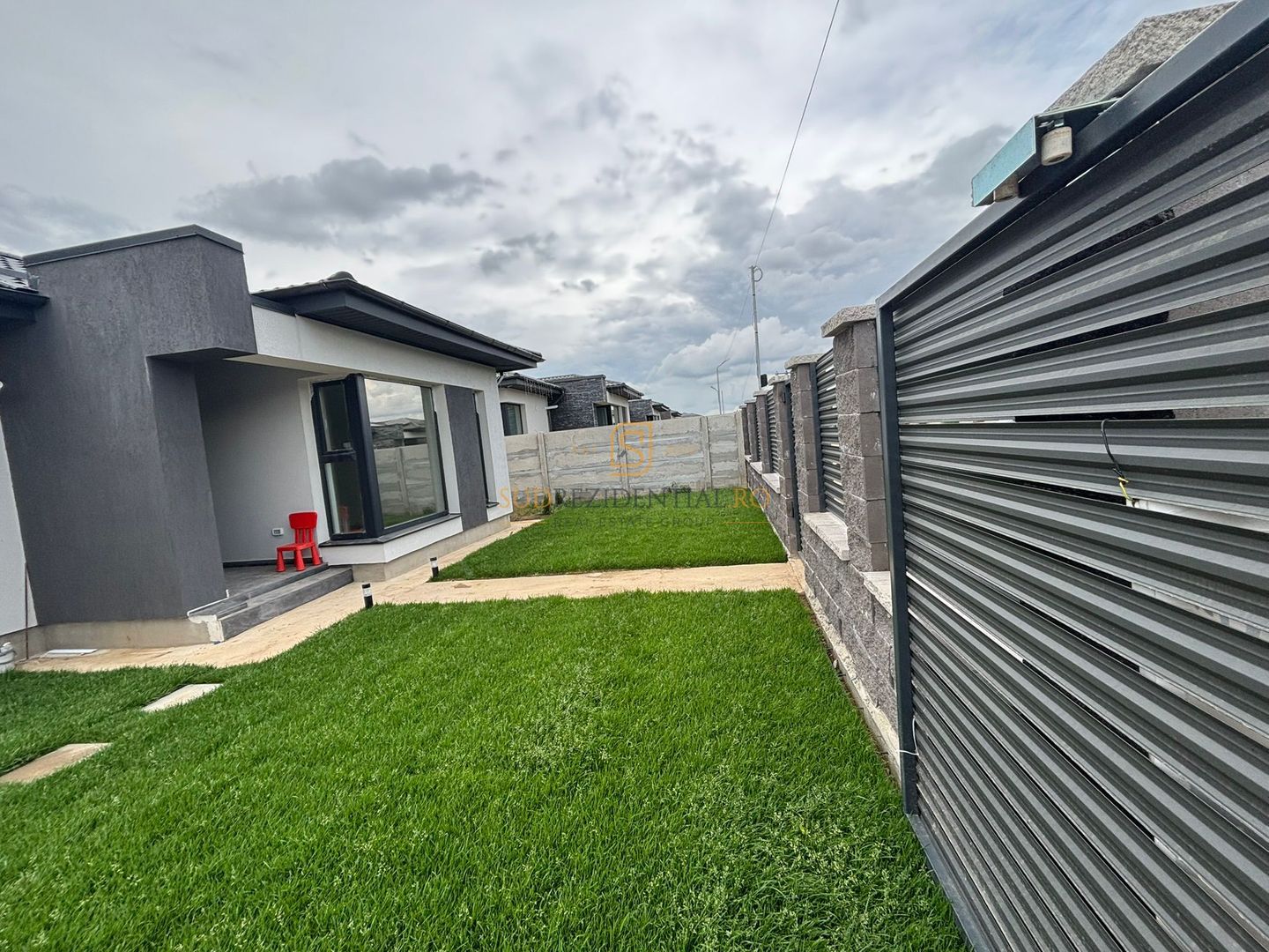Casa individuala parter, 3 camere, disponibila imediat, teren 370 mp - Poză 5