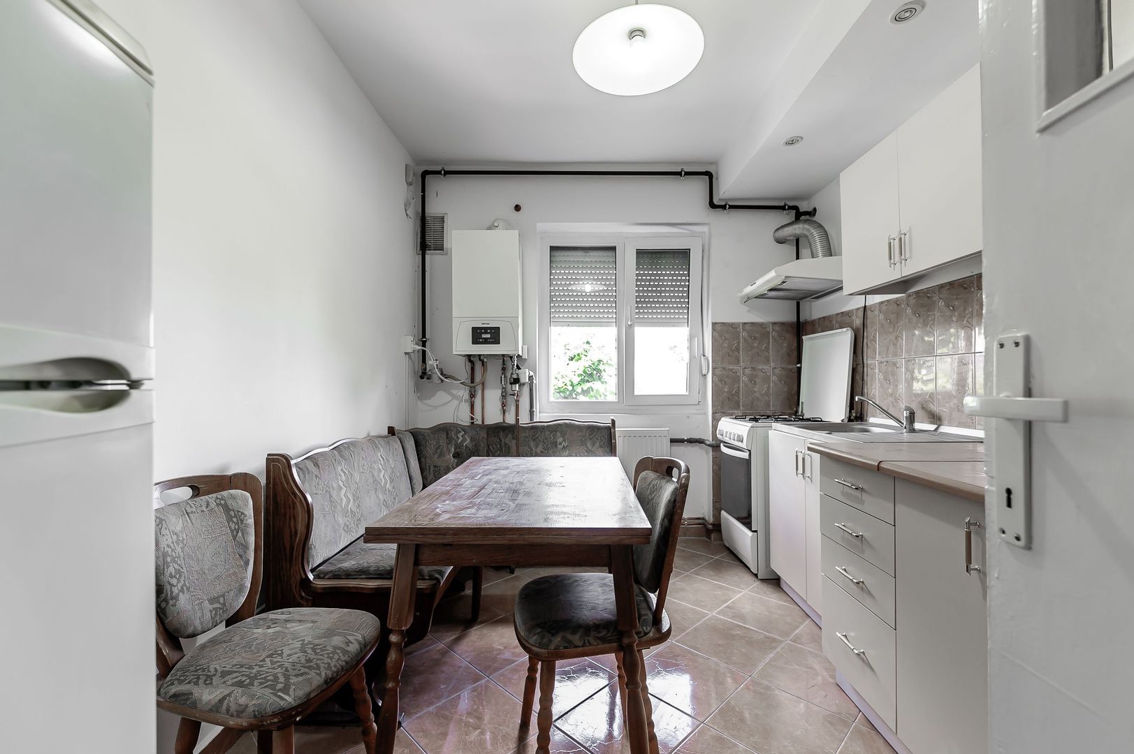 Apartament cu 2 camere, lângă Liceul De Artă Sabin Drăgoi - Poză 4