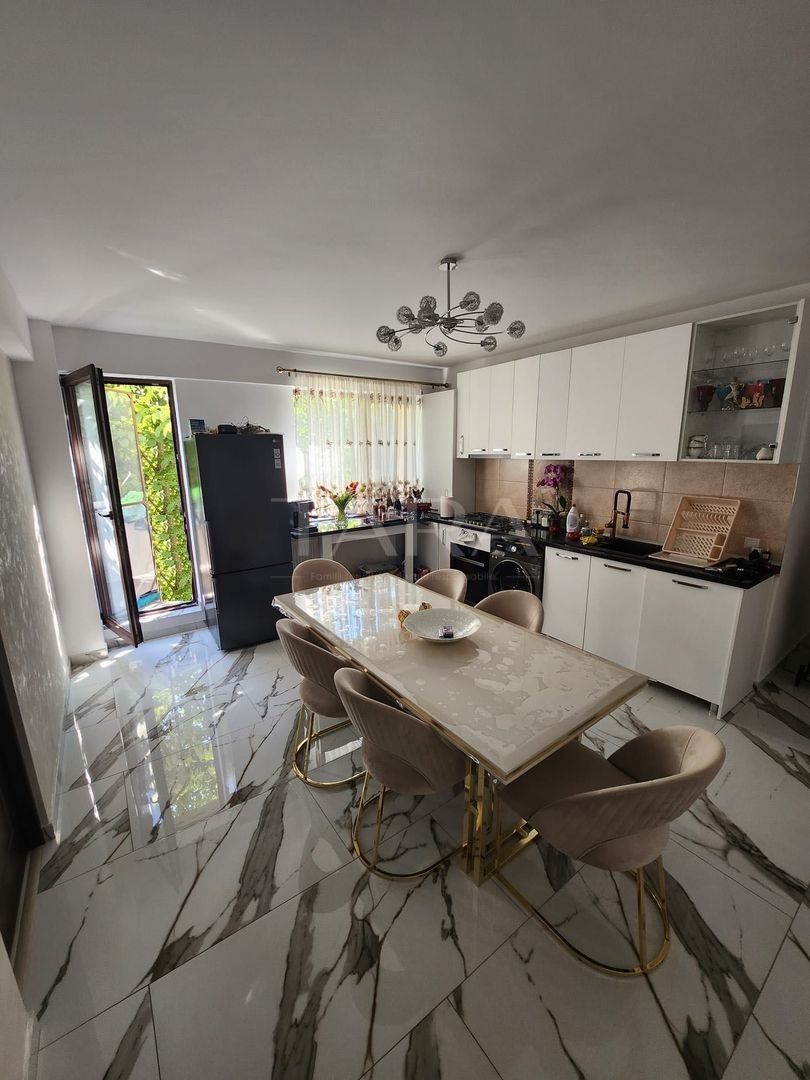 Apartament cu 4 camere, ultrafinisat, terasă 35 mp, zona Muzeul Apei.. - Poză 1