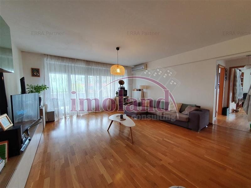 Inchiriere 3 camere cu terasa - Sisesti- ansamblul Green Lake - Poză 1