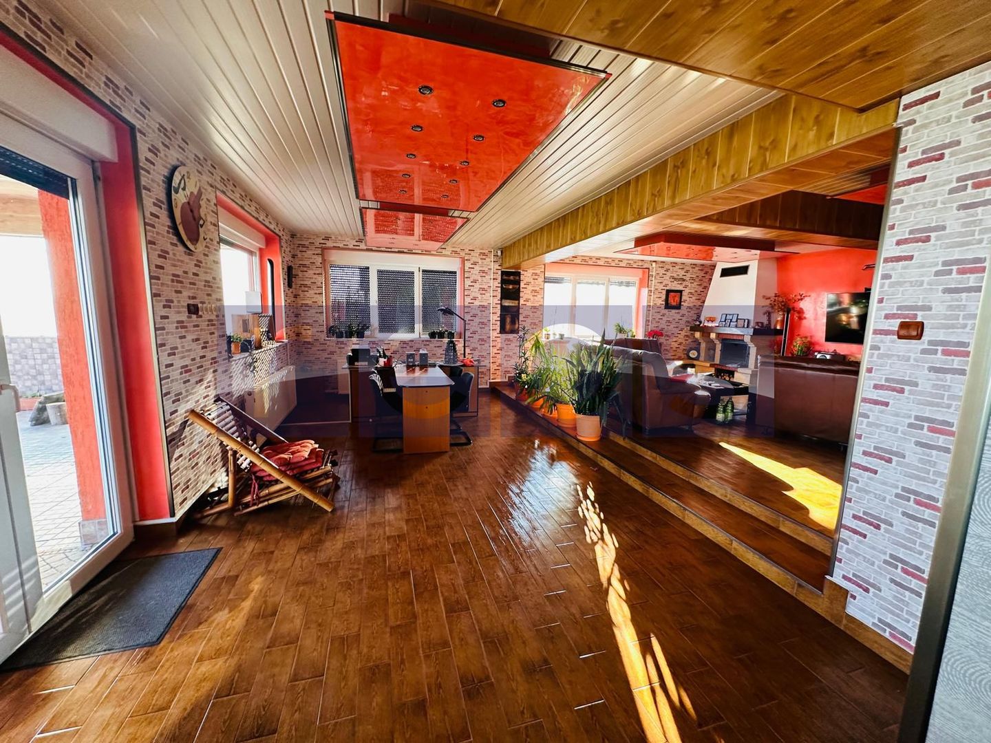 VILA DE VANZARE PE LAC | CREVEDIA | 7 CAMERE - Poză 10