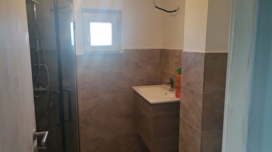 Vanzare apartament decomandat, renovat total, liber, Mioveni - Poză 8