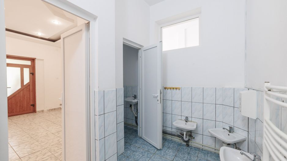 Proprietate multifunctionala | Doua cladiri | 581 mp | Pitesti - Poză 24
