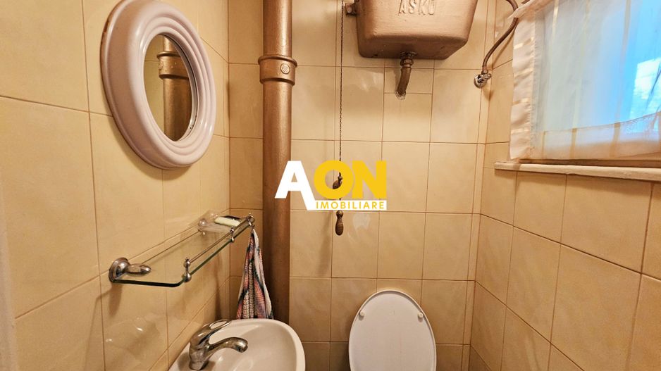 Casa situata in imediata apropiere a Cetatii - Poză 21