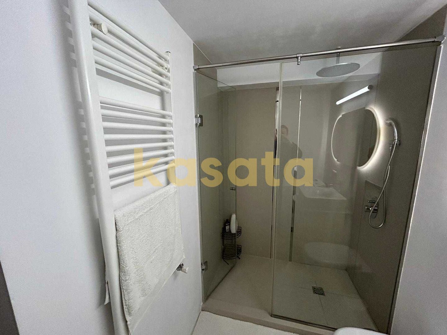 Garsonieră cochetă de închiriat – Șișești, confort și liniște - Poză 6