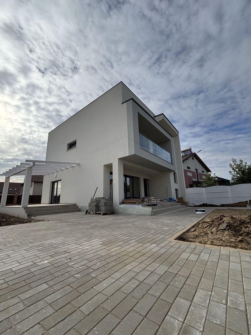 Casă modernă de vânzare - calitate premium, toate utilitatile - Poză 1