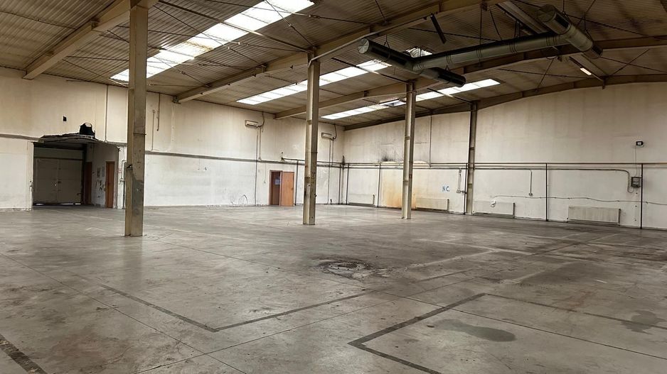 Inchiriere hala industriala  596 mp Arad, zonă centrală - Poză 2