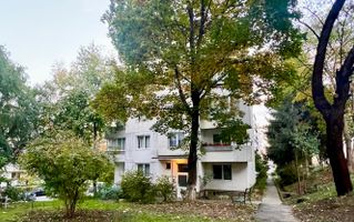 Apartament 3 camere, etaj 1/4, strada Banat, Tudor - Poză 10