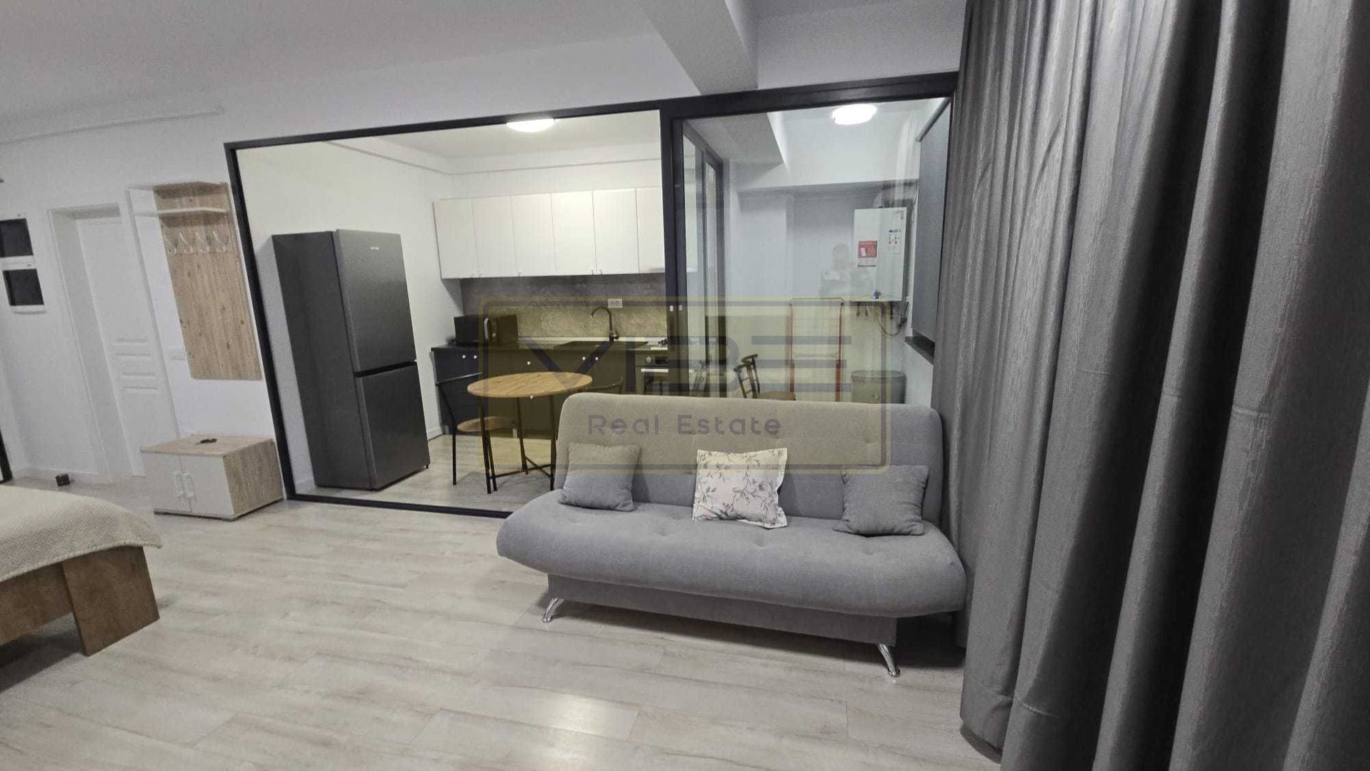 Apartament nou, modern, cu parcare la Comat Towers. - Poză 9