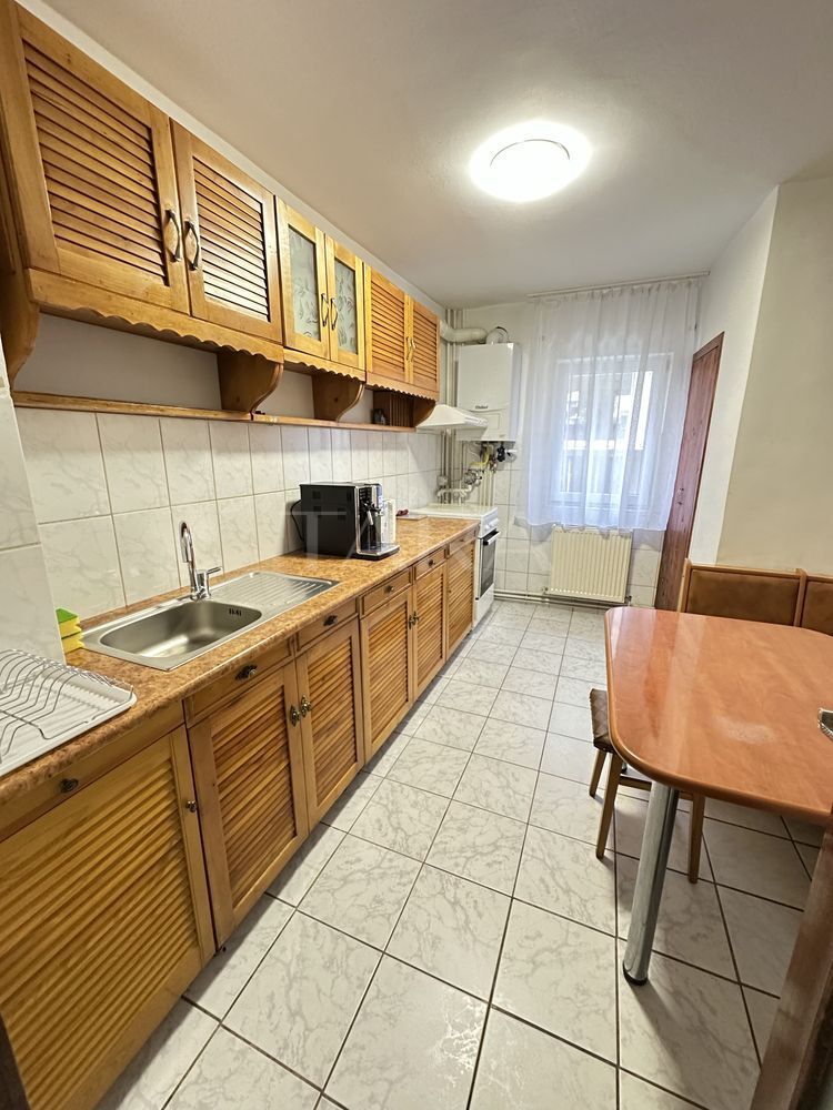 Apartament cu 4 camere decomandate, etaj 1, zona Iulius Mall. - Poză 2