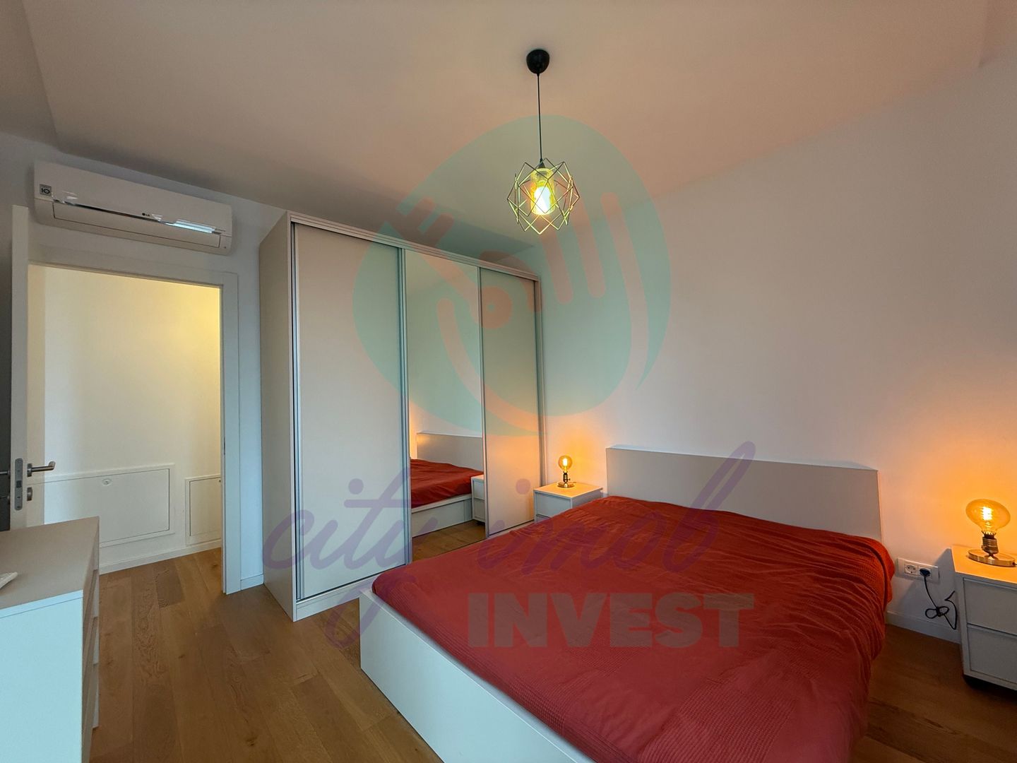 Apartament cu 2 camere, tip duplex, cu design industrial și personalitate - Poză 12