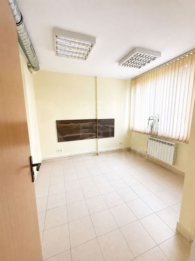 Chirie spatiu comercial/birou 79.9 mp, str. Alexandr Puşkin, Rîșcani - Poză 5