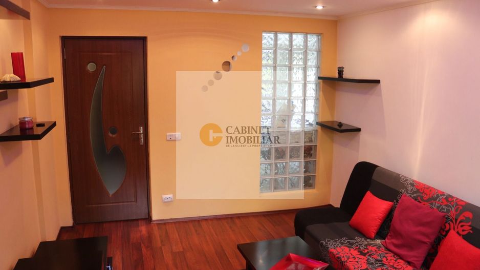 2 Camere - Hol Locuibil | Decomandat | 3/10 | Credit | M Lujer - 3 min - Poză 3