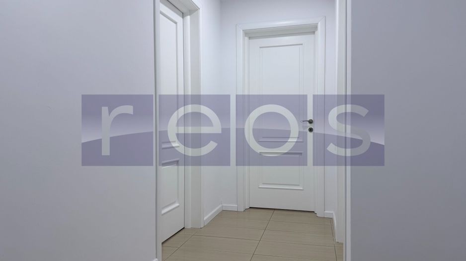 VANZARE 3 CAMERE | ETAJ 1/1 | LOC PARCARE INCLUS | VEDERE PISCINA | COSMOPOLIS - Poză 11