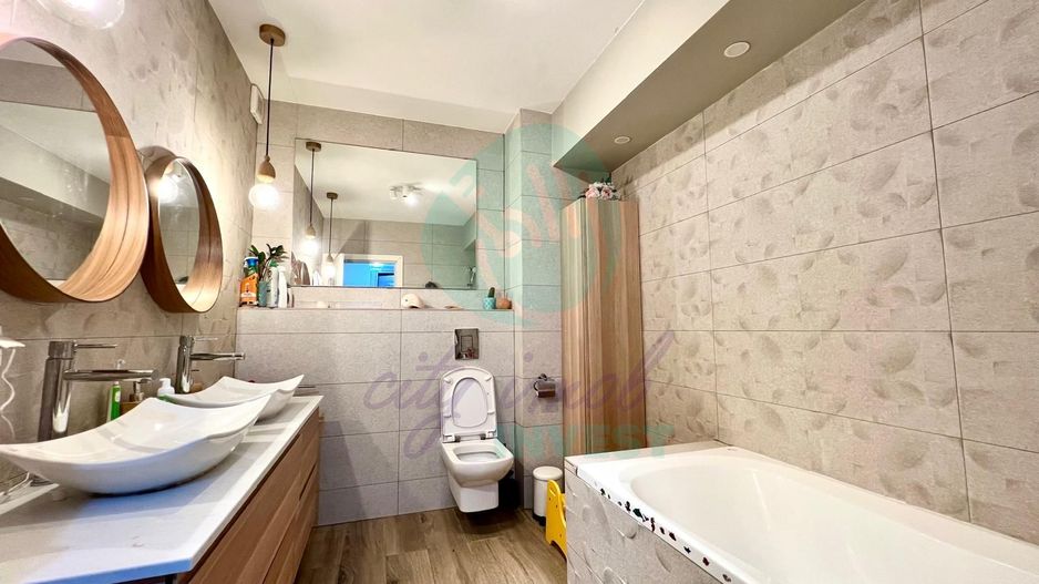 Proprietate UNICĂ– Apartament cu 4 Camere si Curte Proprie 210 mp - Poză 9