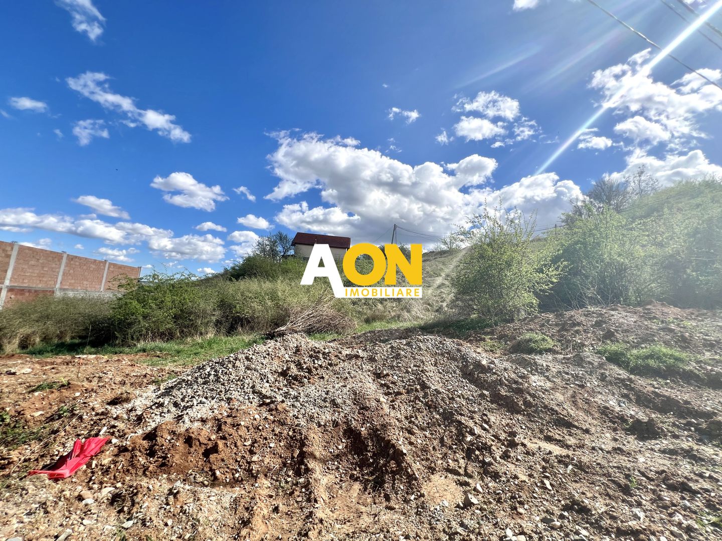 Teren cu priveliste de vanzare, 40ml deschidere, 2100mp teren, Micesti - Poză 1