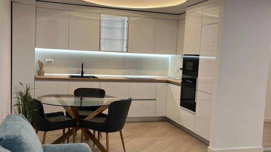 INCHIRIERE TREI CAMERE PARCARE INCLUSA PIPERA CORTINA NORTH - Poză 2