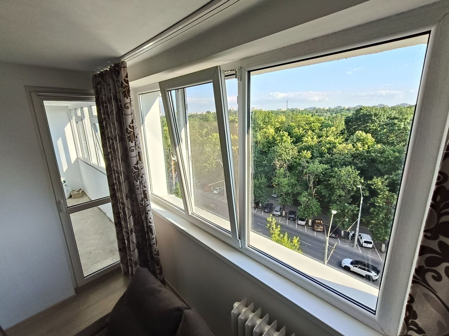 💎 De Închiriat: 2 Camere Modern –Locație Premium, Tineretului Vis-a-vis de Parc - Poză 2