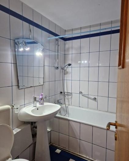 De inchiriat apartament cu 3 camere , Oltenitei sector4 - Poză 13