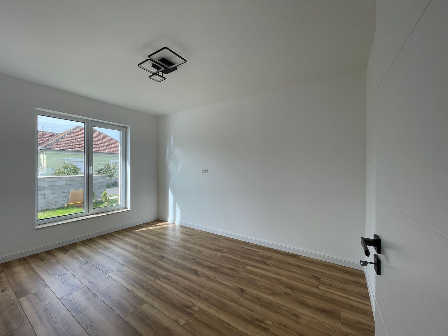 Duplex Parter-4 camere-SUPER POZITIE-Giarmata-Vii - Poză 4