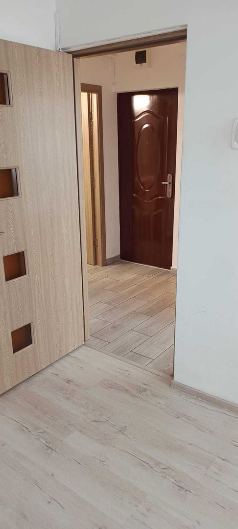 Vand apartament 2 camere Piata Moghioros - Poză 5