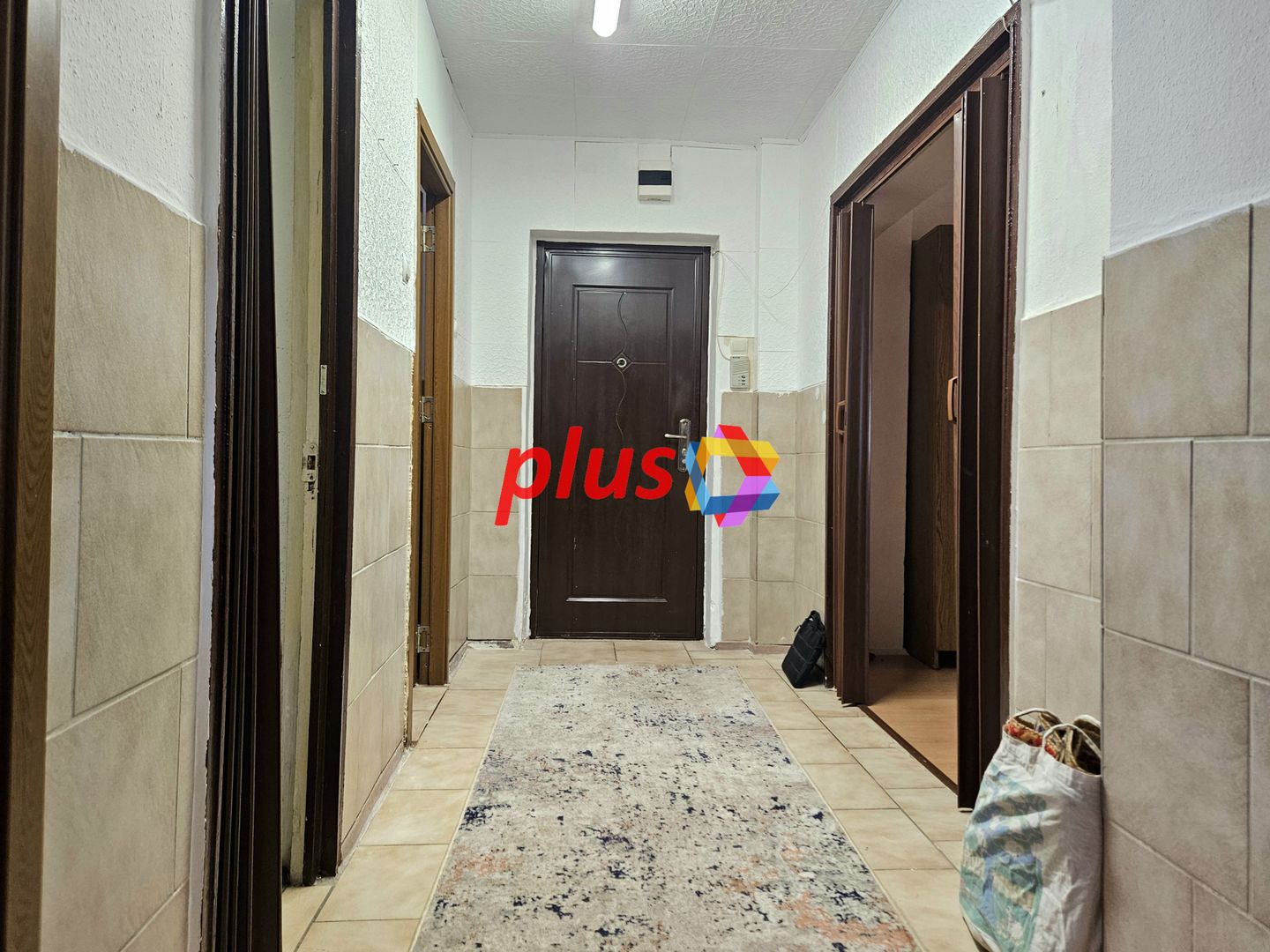 Apartament cu trei camere, zona Racadau 70 mp - Poză 2