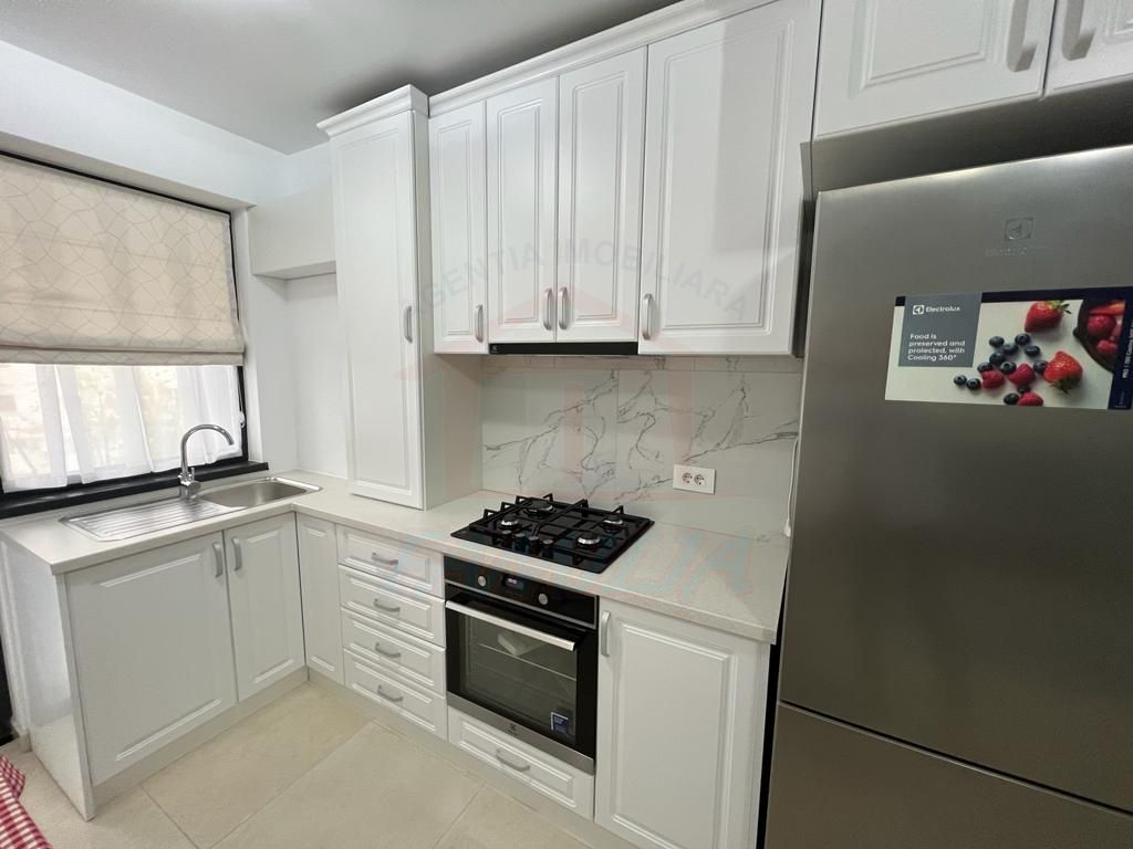 Inchiriem studio in Micro 17 , etaj 2 bloc ROKA, parcare privata, - Poză 6