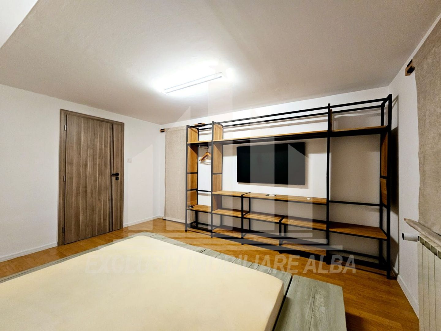 Casa individuala de inchiriat, Cetate - Poză 12